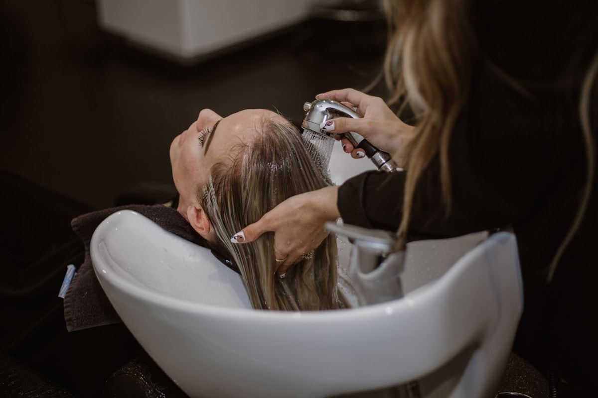 Cabelo com brilho e volume — resultado do tratamento Use Cosméticos